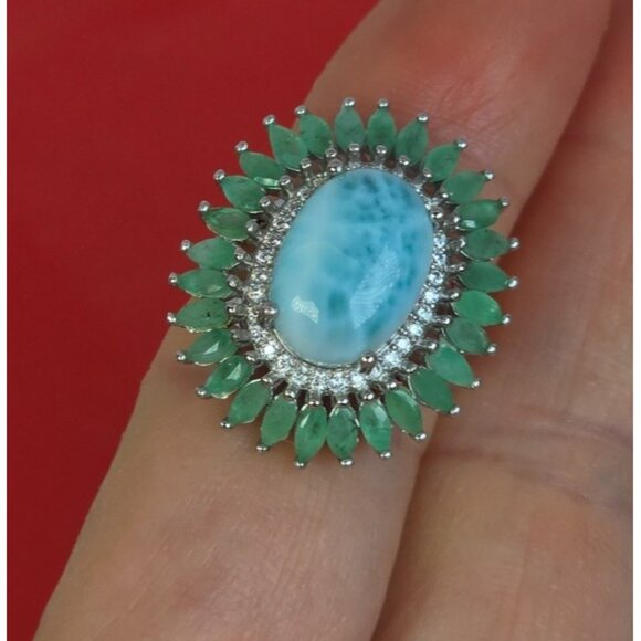 925 Stetling Silver Ring SZ 7.5 with Natural Larimar 1.5x1.2cm & Emerald Gems - Picture 3 of 12